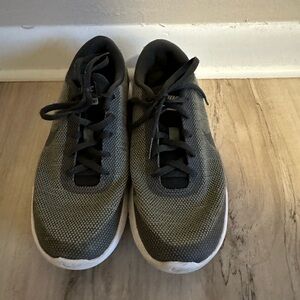 Women’s Nike Tennis Shoe